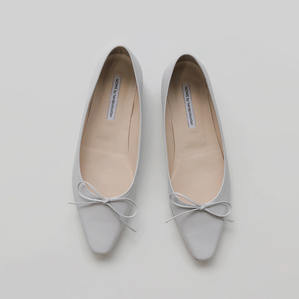pointed-toe flat shoes (off white)